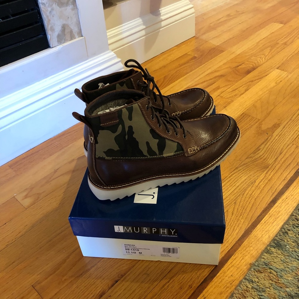 Johnston & Murphy Duncan Moc Toe Boot,  Brown leather/Camo Canvas.